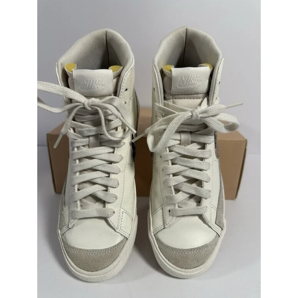 Nike Blazer Mid 77 Snakeskin Swoosh White Cream DA8736-100 Womens 6.5 EUC